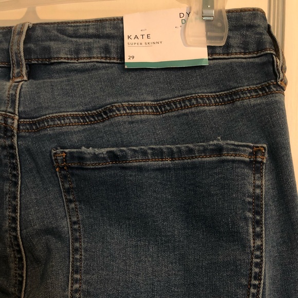 Dynamite Kate Distressed Denim - Picture 4 of 9